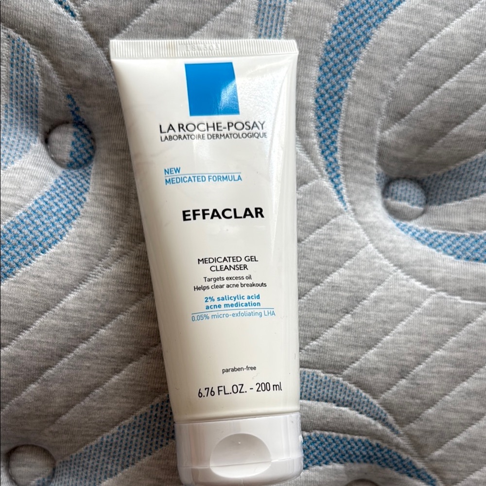 Effaclar Medicated Gel Cleanser - White